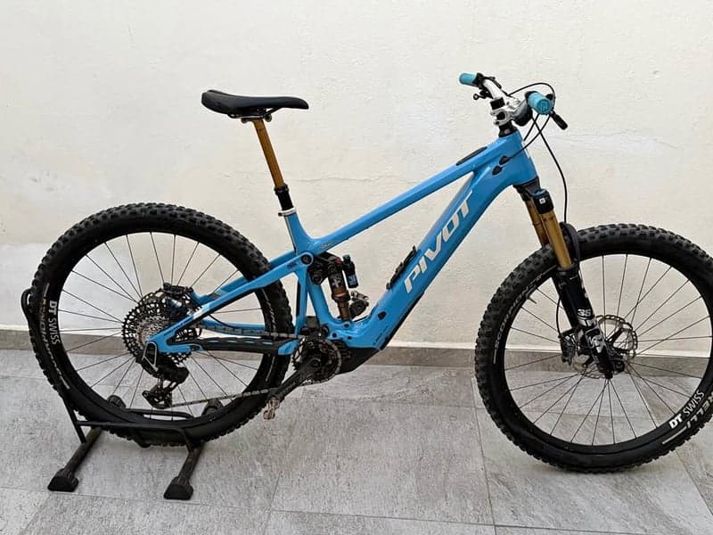 2024 Pivot Shuttle AM Pro X0
