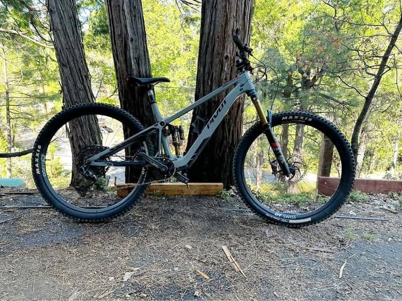 2023 Pivot Shuttle SL Pro