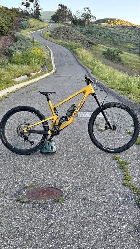 2022 Santa Cruz Bronson
